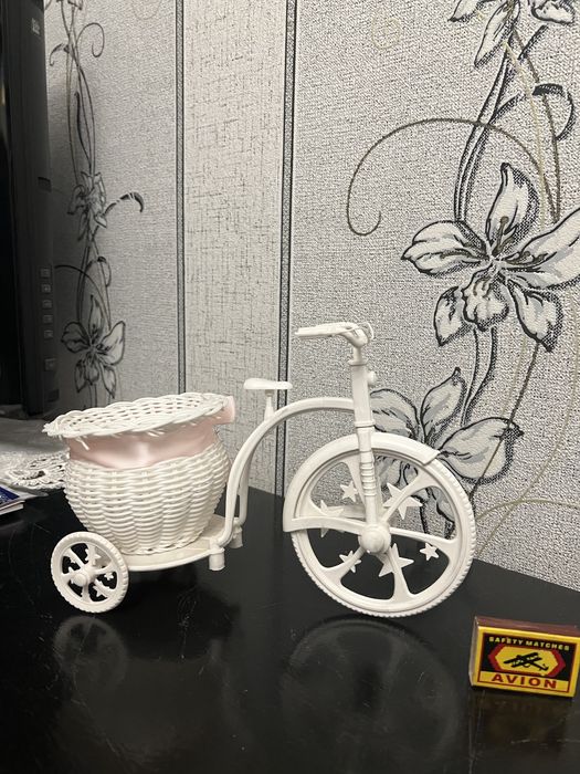 Продается плетенная инсталляция велосипеда