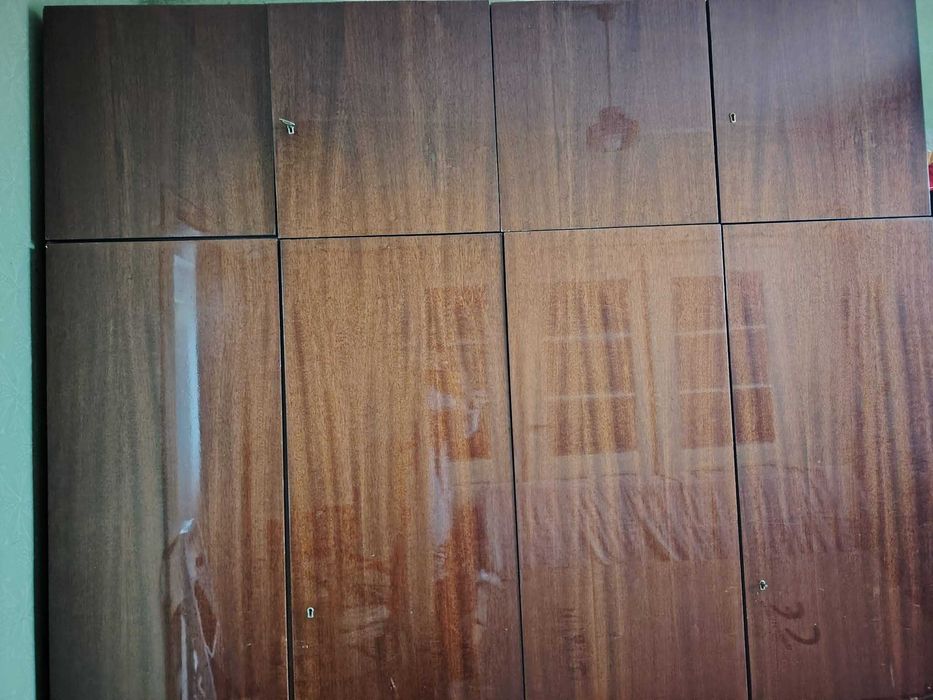 Продавам гардероб