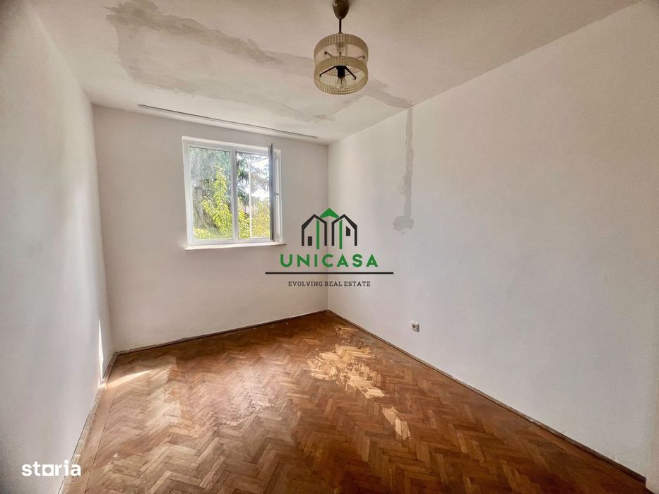 Apartament 4 camere, decomandat/Etaj 4/4 ,Zona Nord