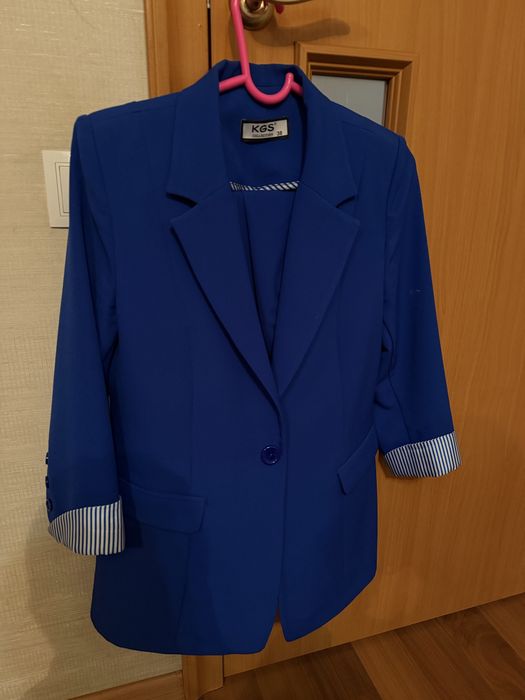 Синий классический костюм-двойка