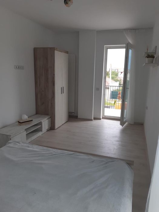 Persoana fizica inchiriez apartament 2 camere decomandat