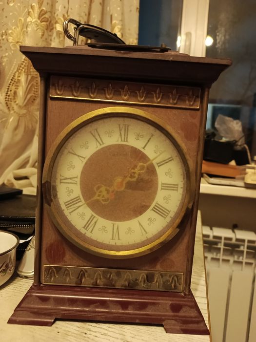 Продам часы разные