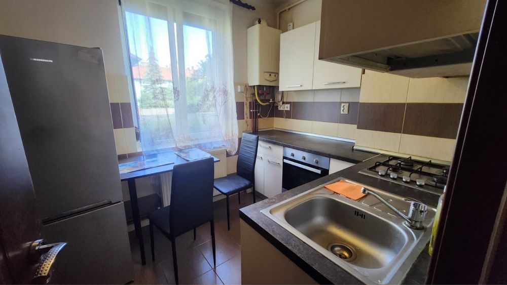 Inchiriez apartament