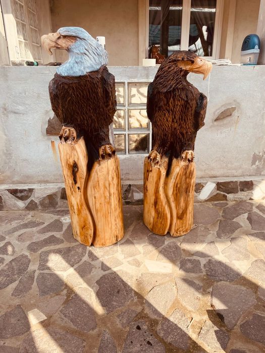 Confectionam o gama larga de sculpturi din lemn