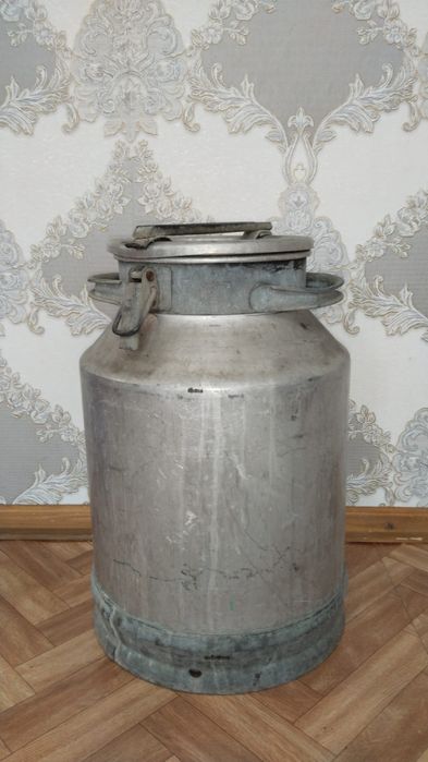 Продам большую флягу.