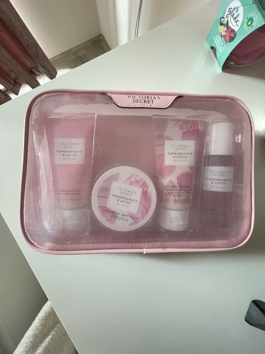 Victoria’s Secret комплект за тяло Нар и Лотос