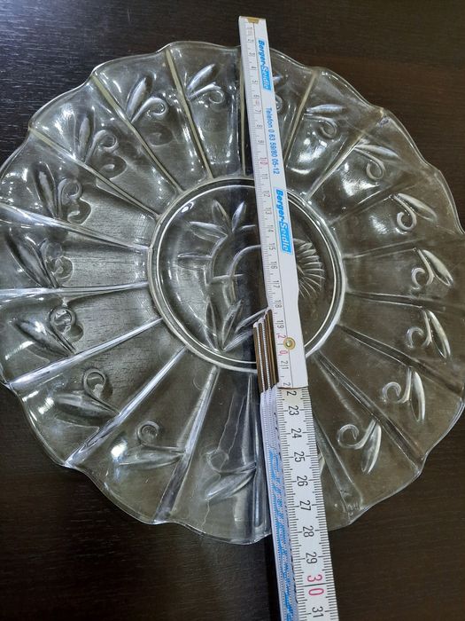 Platouri mari de tort si prajituri mai multe modele