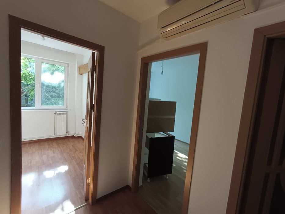 Vând apartament 3camere,Et2,Micro17