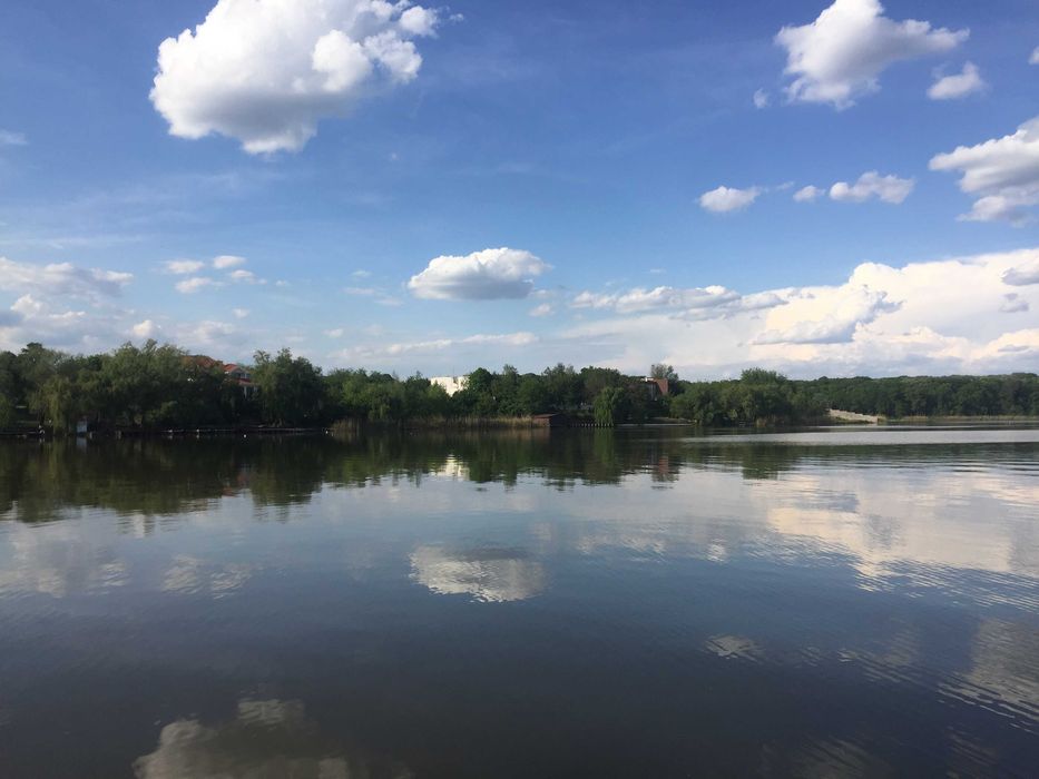 Vila de inchiriat pe malul lacului Snagov, in Ghermanesti, cu iesire directa la lac, ponton privat, gradina si liniste