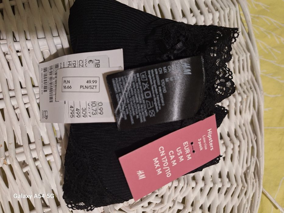 3 бр.дамски бикини,тип  хипстър H&М,размер М