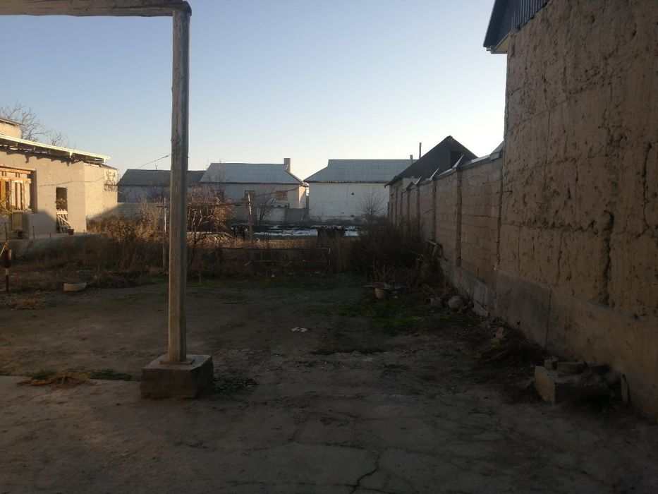 Иштихон туманида ховли сотилади