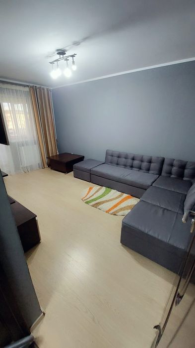 Închiriez apartament 3 camere,mobilat/utilat zona Sud