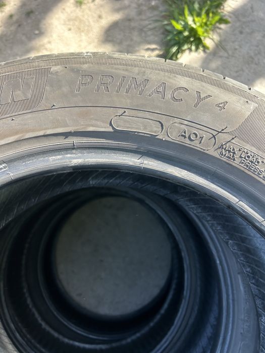 225 55 18 Bridgestone si Michelin vara