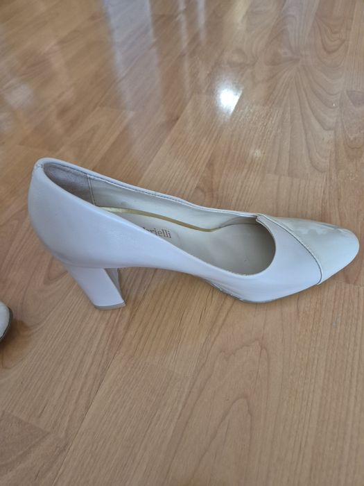 Дамски обувки кожа и лак
