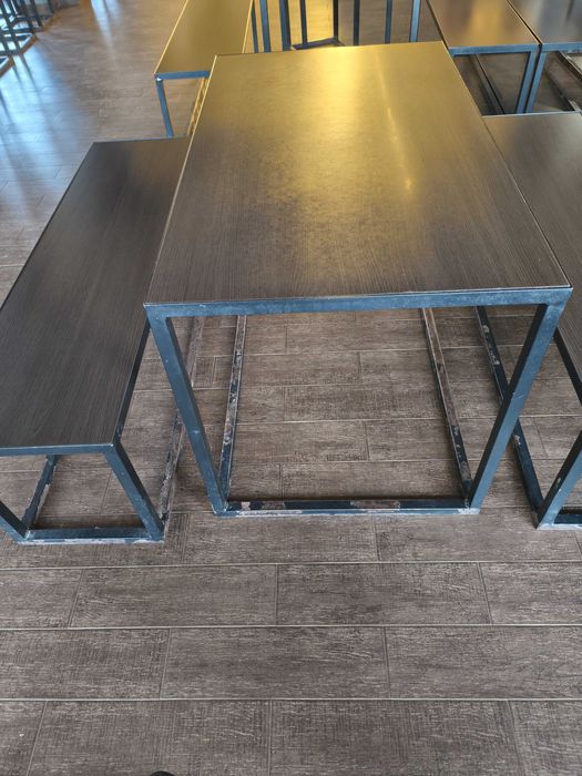 Комплект маса с две пейки