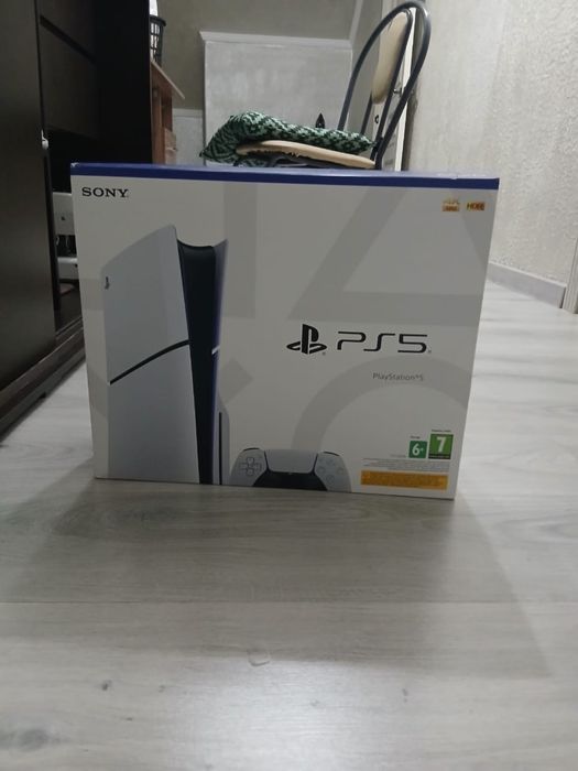 Sony PlayStation 5  + 2 джойстик+ диски