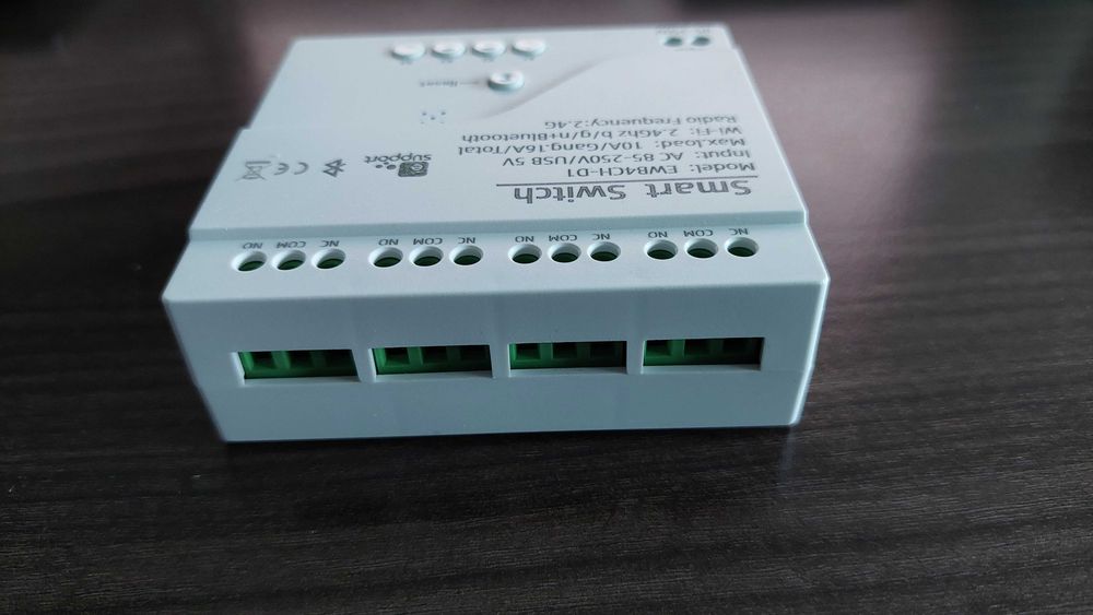 Smart Конролер Wifi Bluethooth с 4 релейни изхода 4 CO