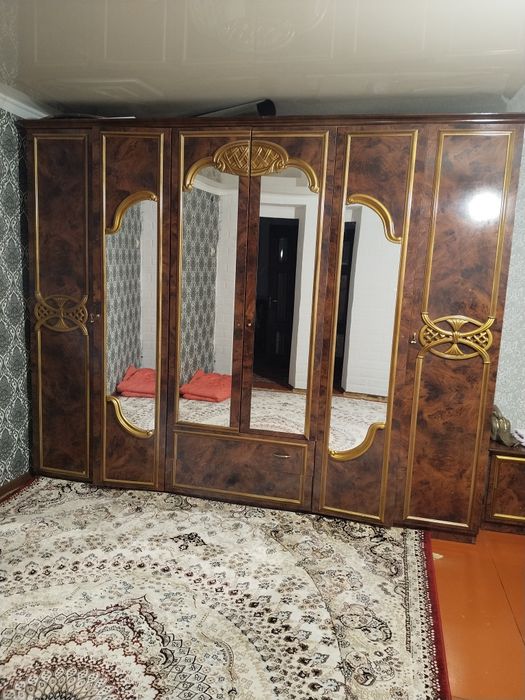 Продаётся спальный гарнитур