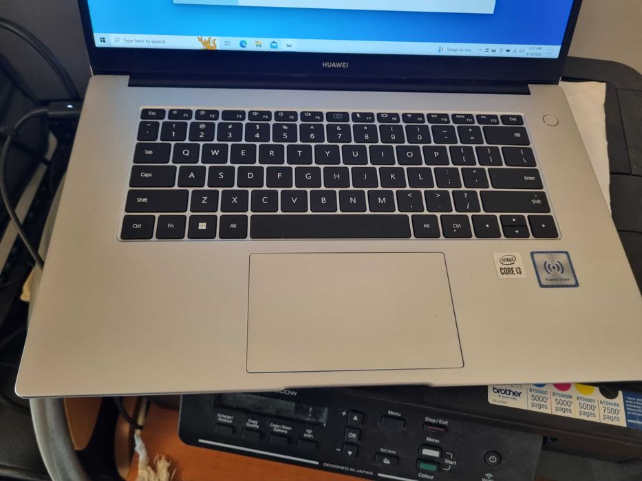 Laptop Huawei D15 partial defect