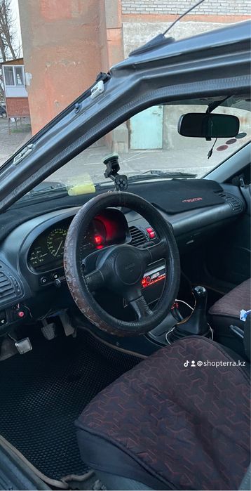 Мазда 323 продам надежную тачку