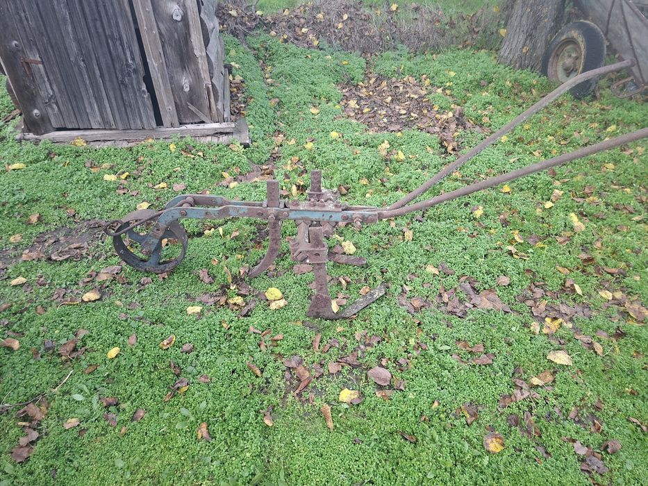 De vinzare plug pentru arat