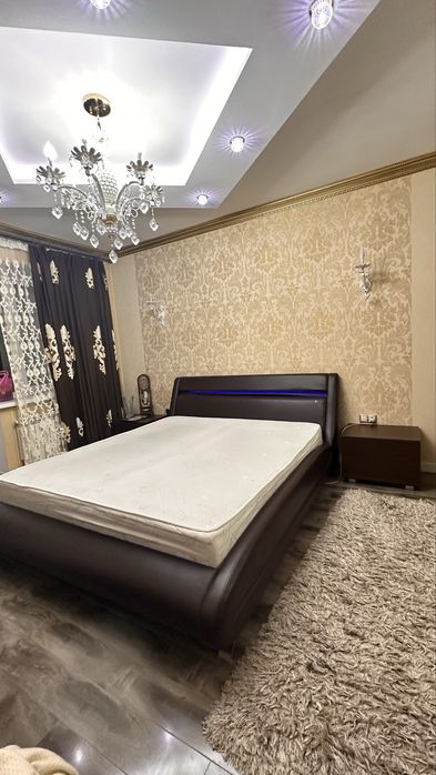 Продам спальную кровать