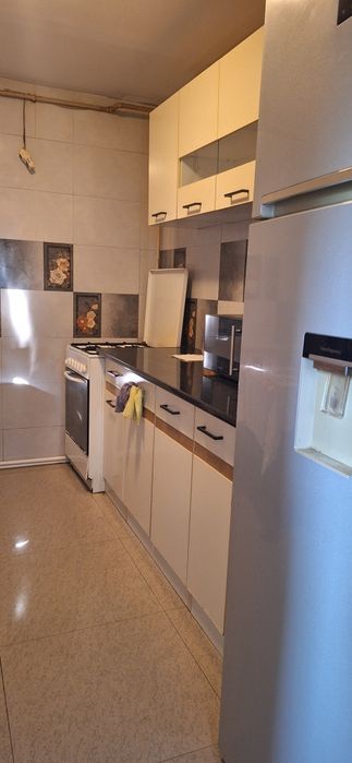 Inchiriez camera la curte ,baia si bucataria la comun