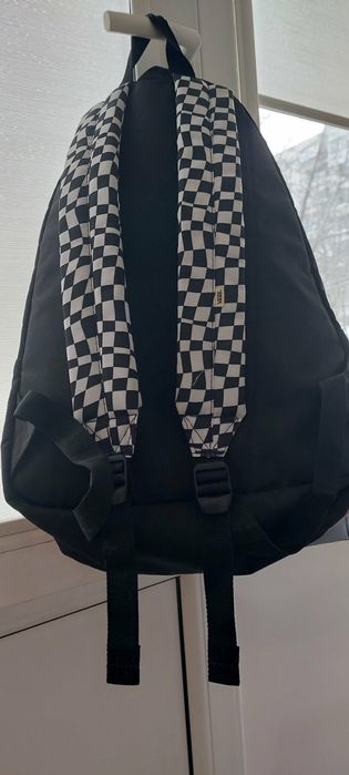 Продавам модерна раница