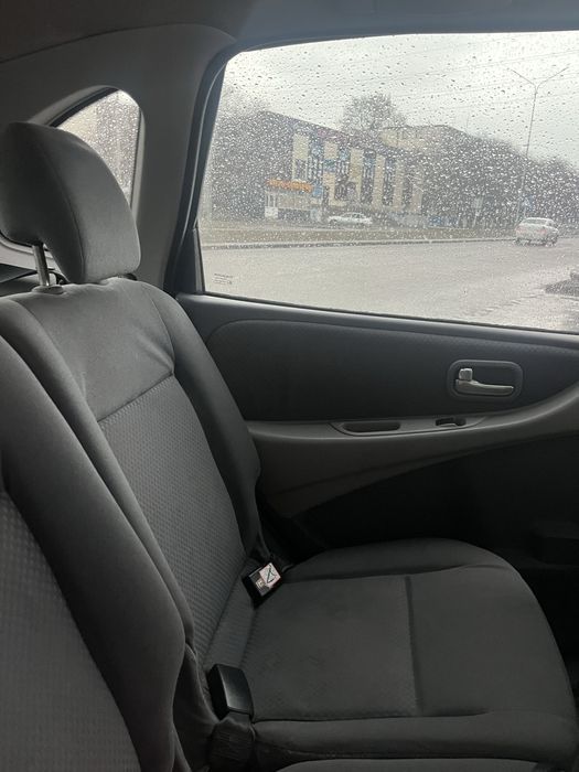 nissan almera tino