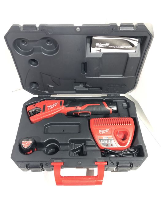 Milwaukee C12 PC pentru debitat țevi