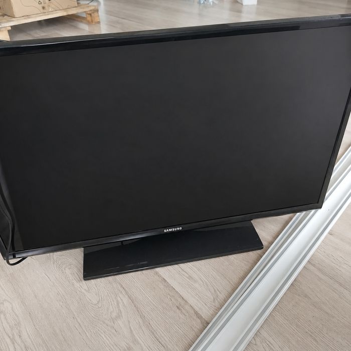 Televizor Samsung LED 32" (81 cm)
