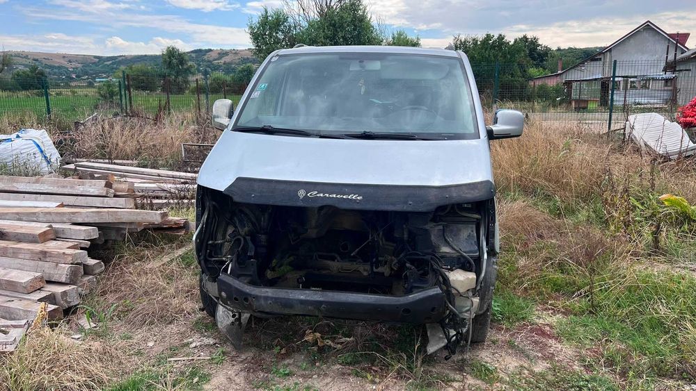 Vand VW Caravelle T5 pentru dezmembrari
