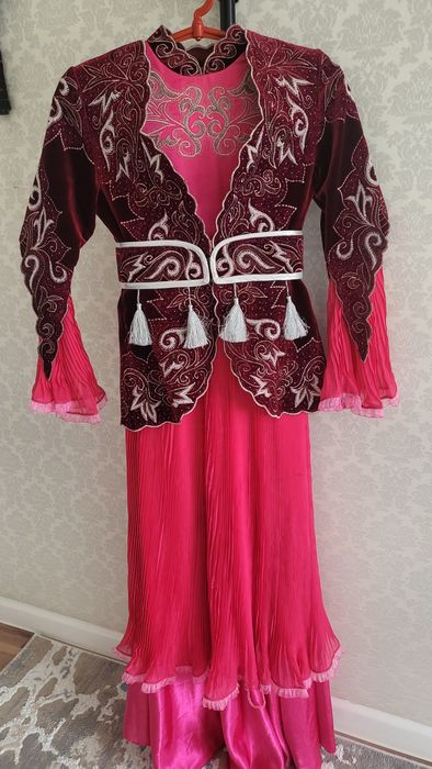 Қазақша комплект сатылады.