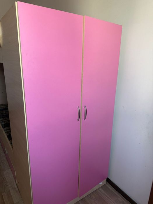 Кровать двухярусный.