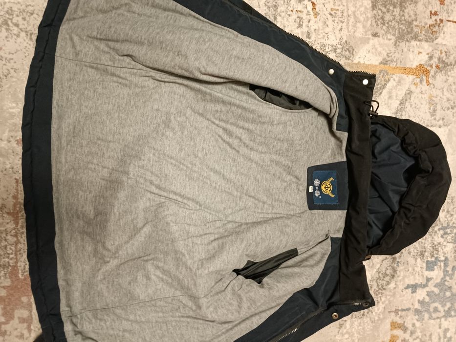 Продам куртку на мальчика