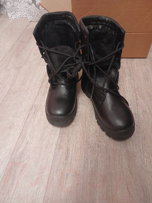 продам берцы 42 размера