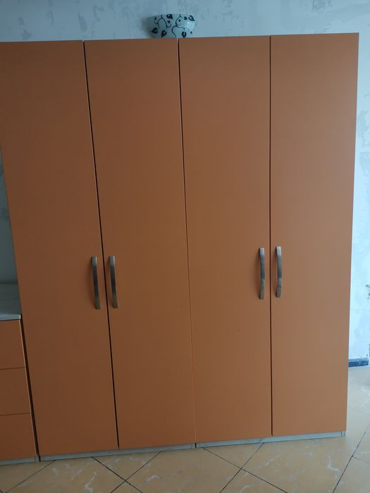 Гардероби 2 бр и скрин 1 бр