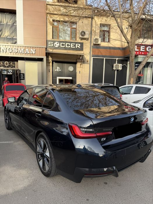 Bmw I3 35L 340 ot kuchi srochna sotiladi.