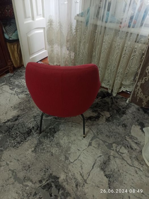 Чистый кожаные гостиной уголок. Качественные.состояние отличное.