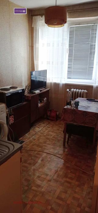 Продава се Едностаен апартамент в София, Център - 42 кв.м за 1397 €/кв.м - Снимка #2