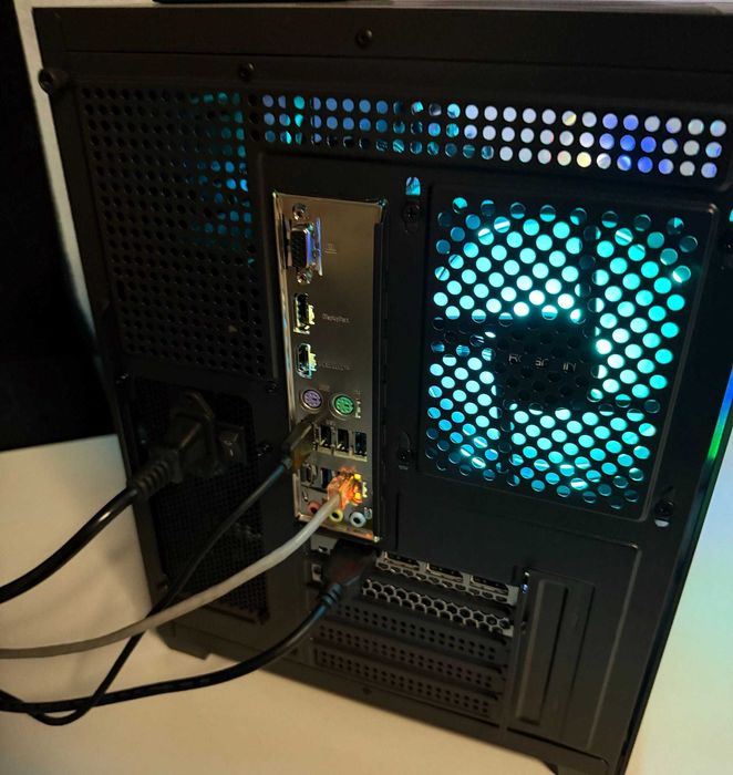 OFERTA PC Gaming i7 12700K RTX 5060 cu 32 Gb Ram 1 TB SSD CS2 FIVEM