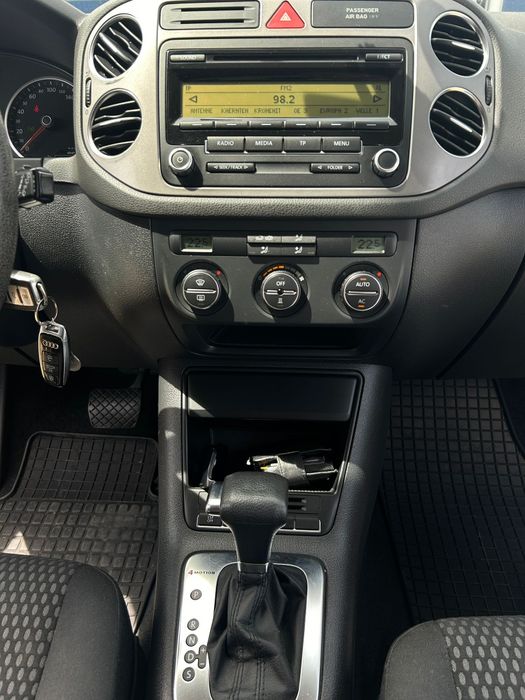 Vând VW Tiguan 2.0 TDI