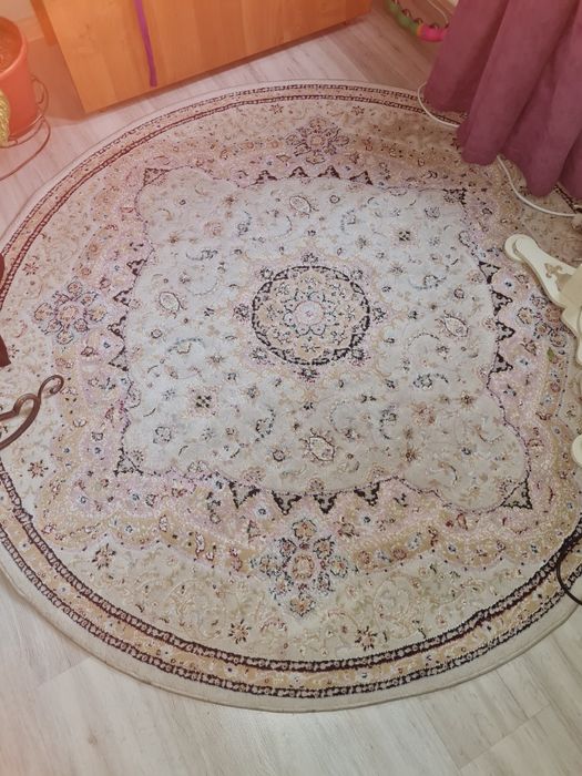 Продаются ковры 2 штуки