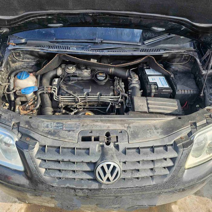 Продавам VW Touran 1.9 105кс.   
както и всякакви други коли на ЧАСТИ