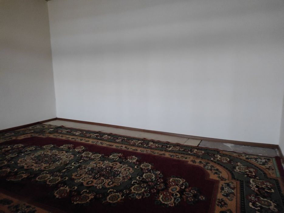 Зангиота, "Қуёшли" ("Солнечний") МФЙда 3 хонали уй ижарага берилади.