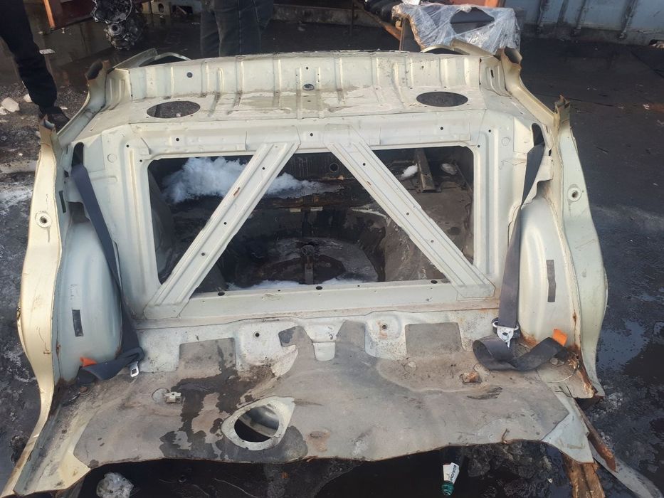 Транспорт кузовные детали