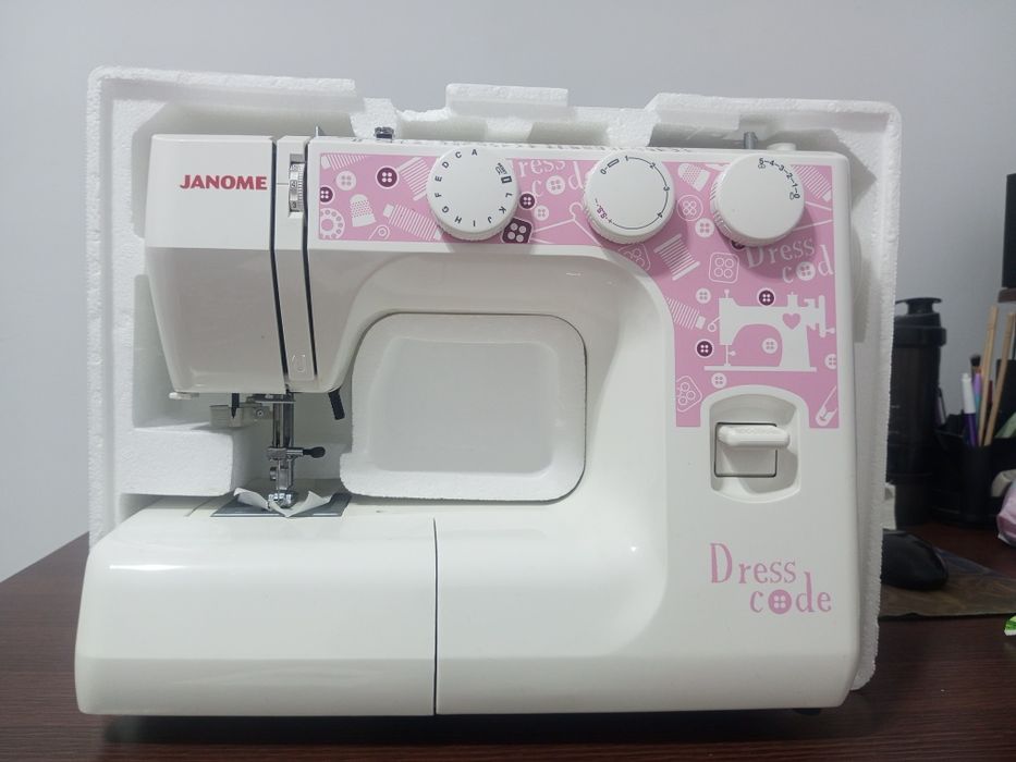 Продается швейная машина Janome Dress Code