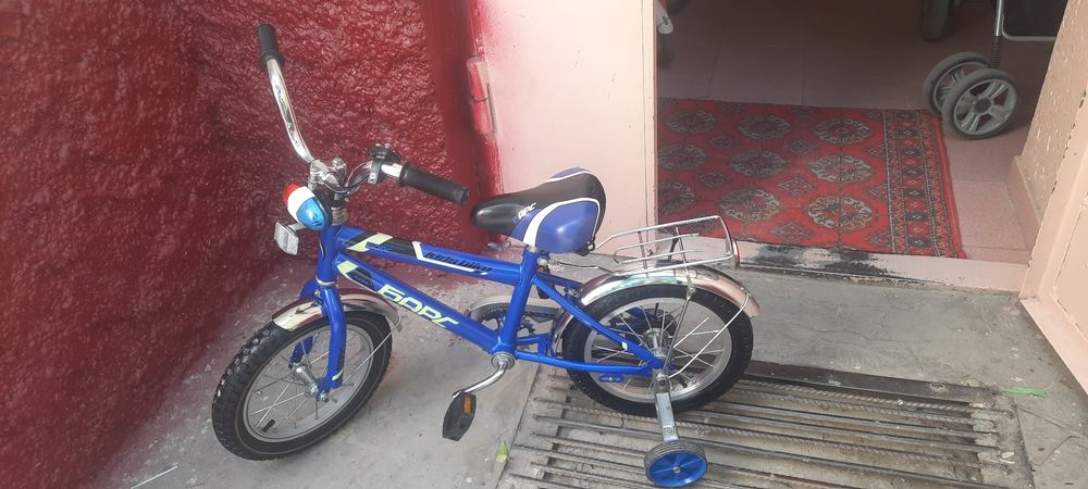 Продаётся детский велосипед 14.