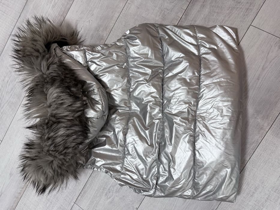 Черно зимно яке и сребриста  грейка