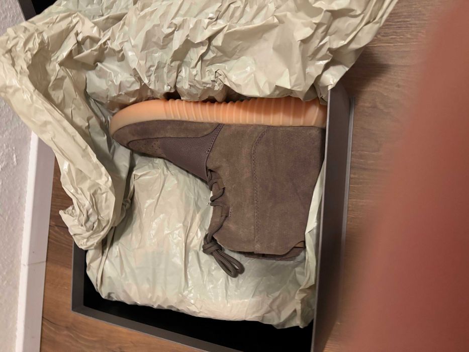 Yeezy Boost 750 BY2456 Чисто нови